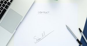 How to Write a Freelance Contract (Free Template + What to Include)